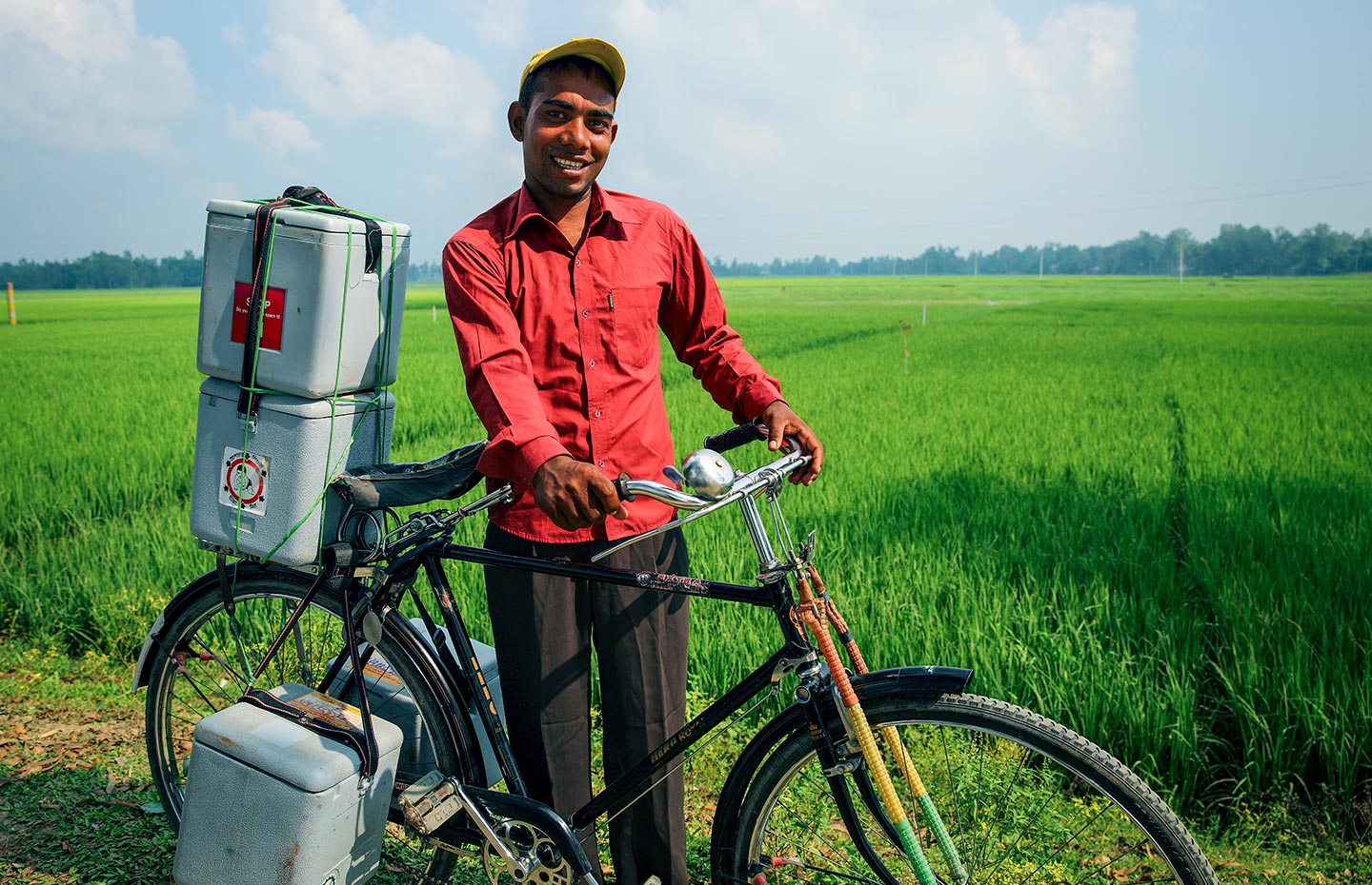 Transporting vaccines by bicycle. Credit: Gavi/2014/GMB Akash