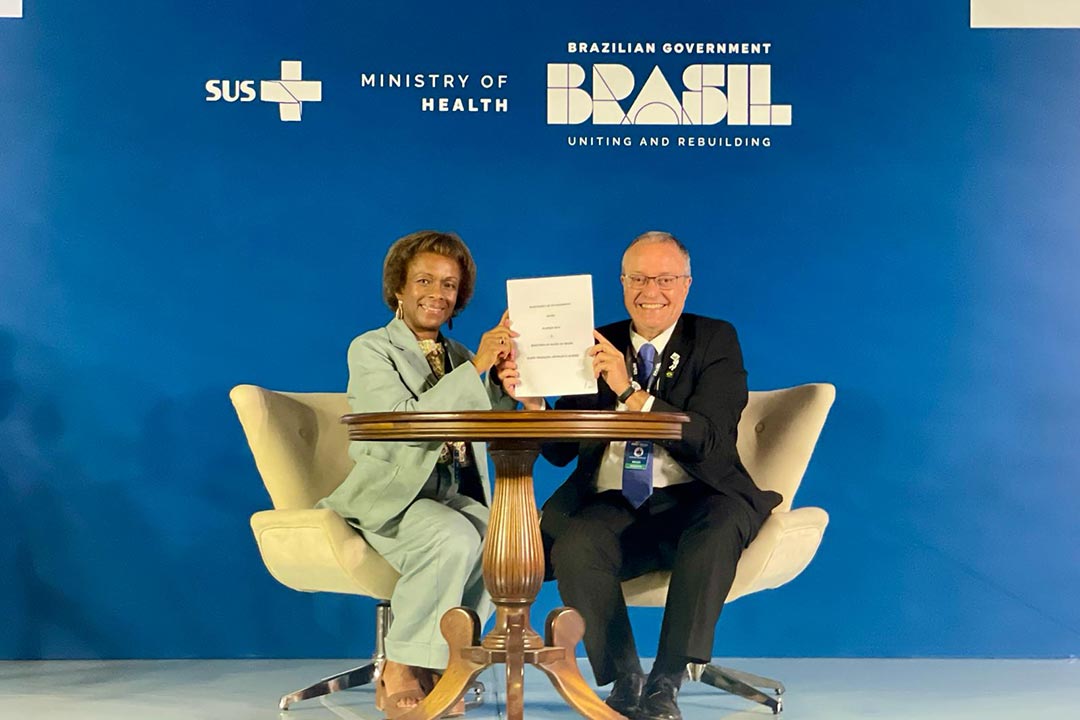 Marie-Ange Saraka-Yao, Gavi's Chief Resource Mobilisation &amp; Growth Officer with Carlos Gadelha, Brazil's Secretary of Science, Technology, Innovation and Health Economic-Industrial Complex, shortly after the signing of the Memorandum of Understanding (MoU) to collaborate on vaccine production, innovation, and global access. The MoU was signed at the 2nd G20 Health Working Group (HWG) meeting in Brasília, Brazil on 10 April 2024.