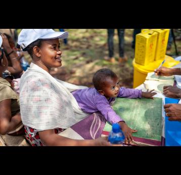 Introduction en Ethiopie du vaccin rougeole deuxième dose dans le programme de vaccination systématique. Crédit : 2019/Gavi/Frédérique Tissandier.