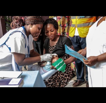 Routine immunisation programmes in Cameroon. Gavi/Cameroon/Duncan Graham-Rowe