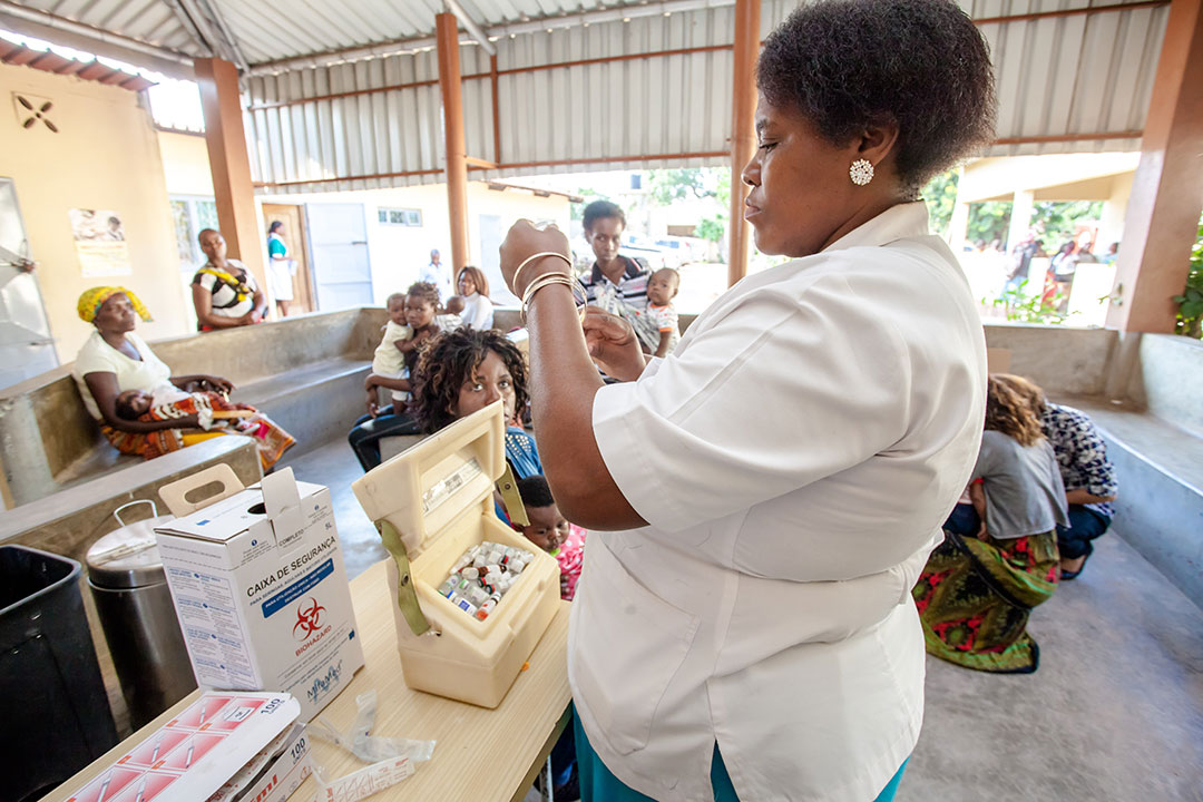 A nurse provides vaccinations at a clinic. Credit: Nexleaf