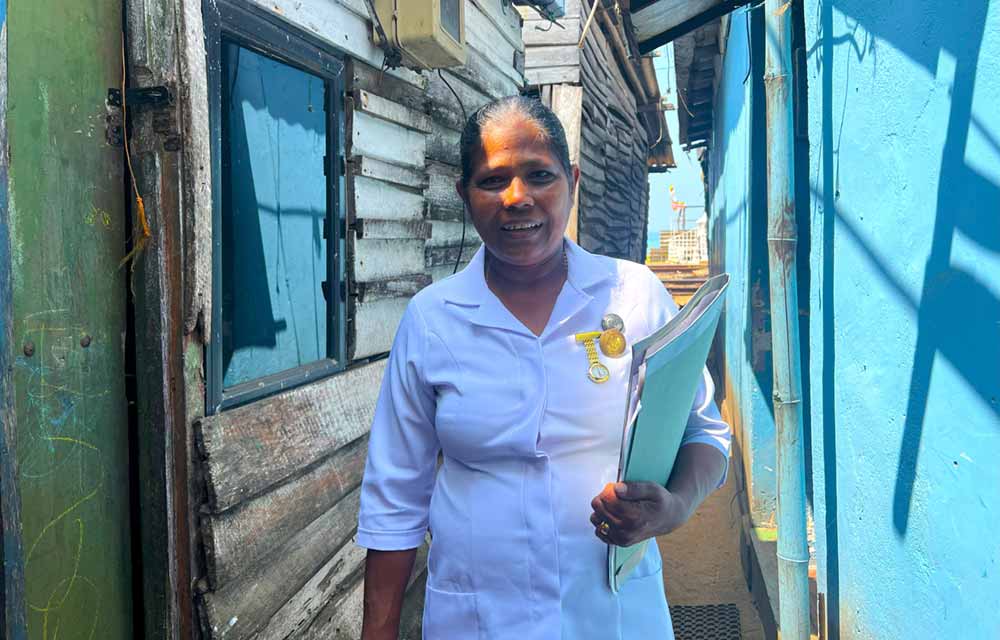 Samanthi Priyangika Dias works day and night to serve her community. The scorching sun makes her work hard.