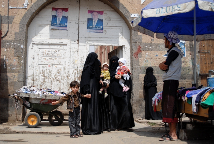 A Sana’a, la capitale du Yémen, les familles arrivent tôt dans les centres de santé car elles savent qu'il va y avoir beaucoup d’attente. Toutes ont vu à la télévision, la campagne officielle du gouvernement qui les informe sur les bénéfices de la vaccination contre le rotavirus, la cause la plus sévère de diarrhée.