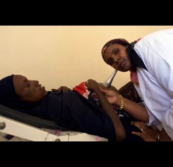 Maternal care in Hargeisa, Somalia. Despite progress on women’s health and rights in the last 50 years, stark inequalities remain in access to contraceptives and health services to support safe pregnancy and birth, a special report says. Credit: Sarah Bones/CARE. (CC BY 2.0). 