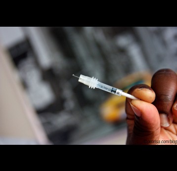 A very tiny insulin syringe. Copyright: Pearlsa, (CC BY-NC 2.0)