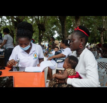 Séance de vaccination, Ghana. Crédit: Gavi/2022/Nipah Dennis 