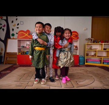 Enfants en Mongolie photographiés pour Generation ImmUnity. Crédit : Khasar Sandag