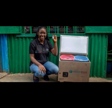 L'ingénieure kenyane Norah Magero et son invention: la Vaccibox.