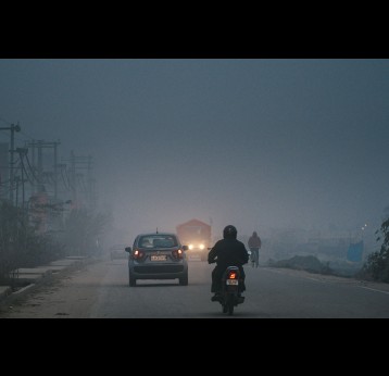 Trafic and smog in Delhi. Credit: Rupinder Singh on Unsplash