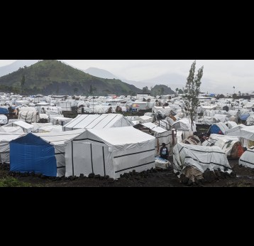 Le camp de personnes déplacées de Bulengo, situé en périphérie de la ville de Goma. Crédit : Patrick Kahondwa