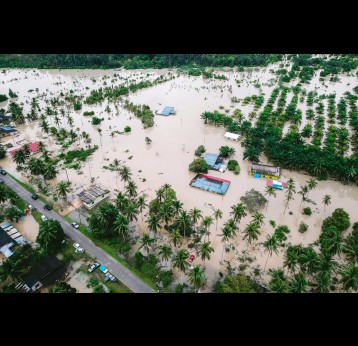 A flooded village. Credit: Pok Rie on Pexels