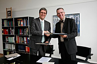 GAVI becomes international org handshake