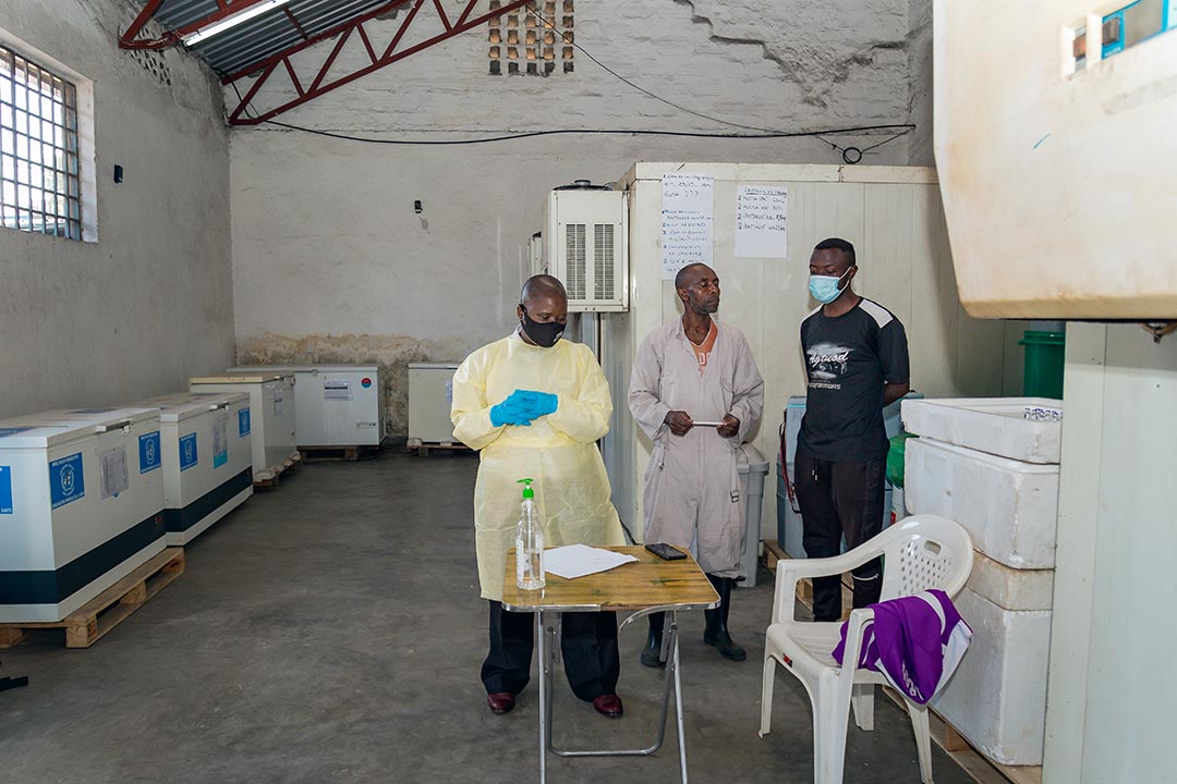 COVID-19 vaccination session, DRC. Credit: Gavi/2021/STARRY