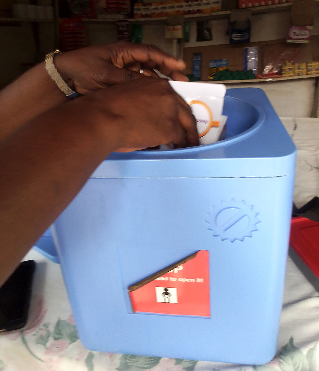 A cholera vaccine cooler. Picture by Josephine Chinele 