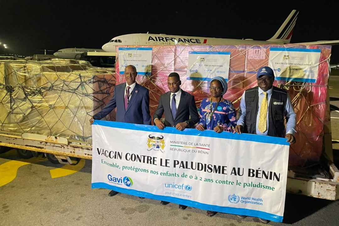 The official reception ceremony of 215,900 doses of the RTS,S vaccine took place in January 2024, in the presence of, among others, the Minister of Health of Benin, Benjamin Hounkpatin. Credit: Edna Fleure 