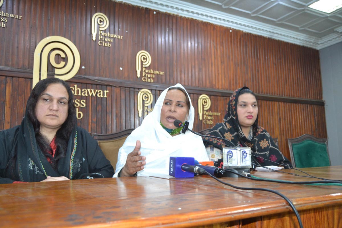 Transgender right activists including Farzana (center), Sobia (right) and Arzoo (left) address a press conference. Credit: Adeel Saeed