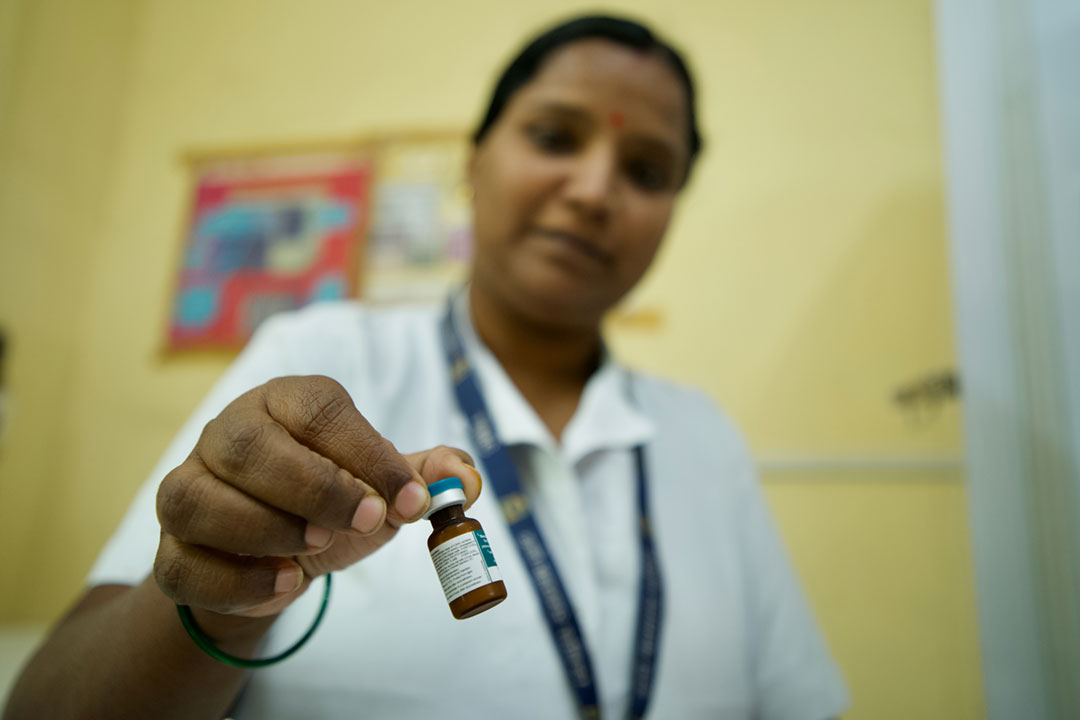 Nurse Neeta Kadam showing the measles vaccines. Credit: Gavi/2023/Prakhar Deep Jain