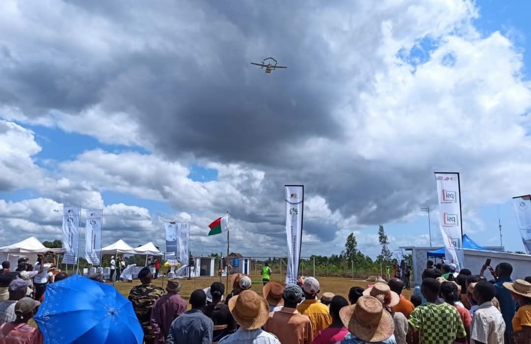 Sakaraha, 18 octobre – Livraison par drone de 540 doses de vaccins au CSB d'Ankilibe Lematihy