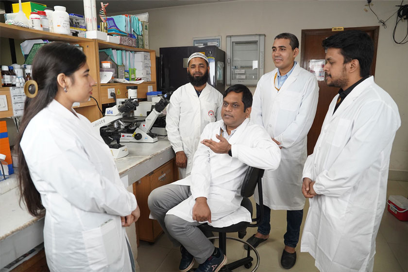 Dr Shafiul Alam and his team at icddr,b. Credit: icddr,b